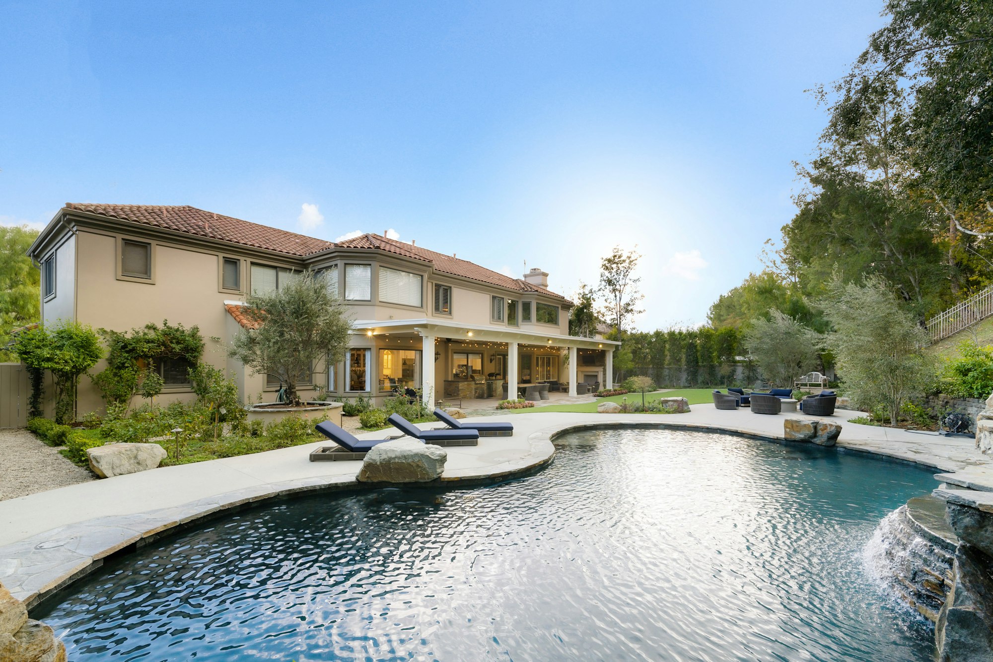 Exterior shot of a luxury home in Calabasas, California.